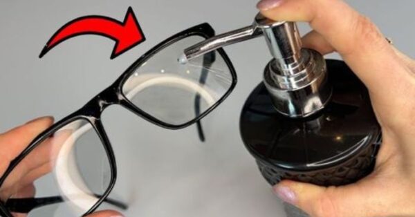 Como limpar lente de óculos de grau sem danificar o material