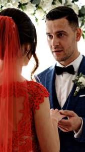 Foi um casamento lindo até ele descobrir que sua noiva era uma…